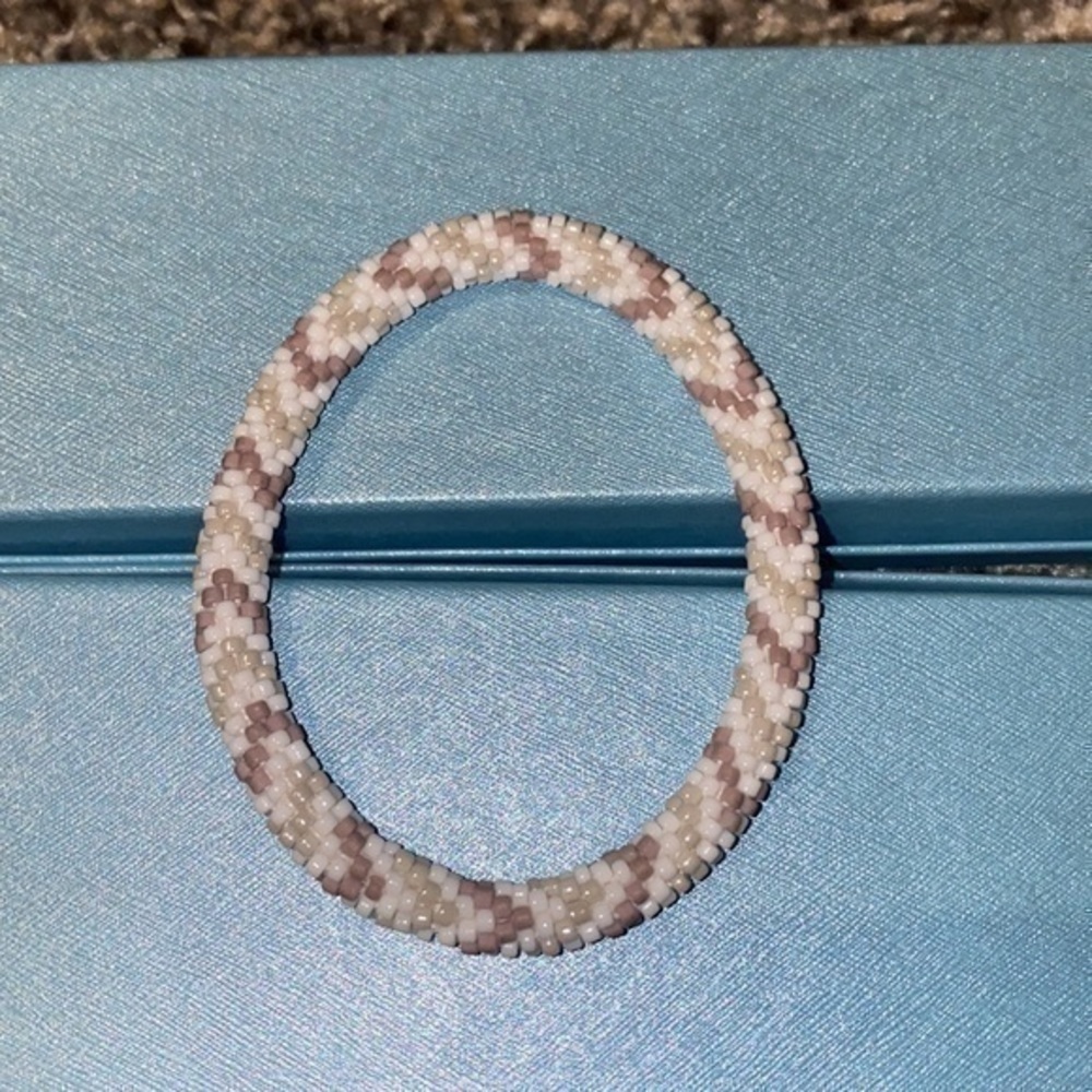 3 bracelets - Picture 4 of 4